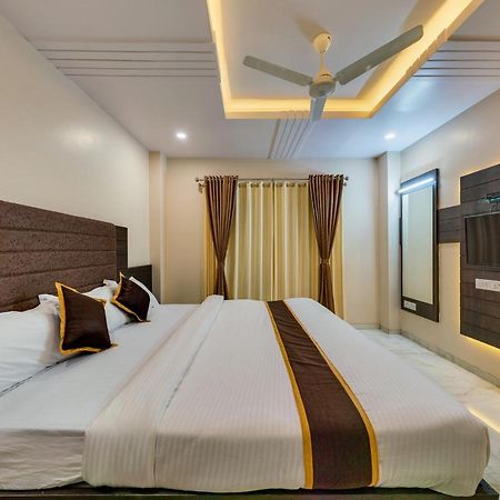Hotel Aatithya Satkar Near Mahalaxmi Temple Колхапур Экстерьер фото