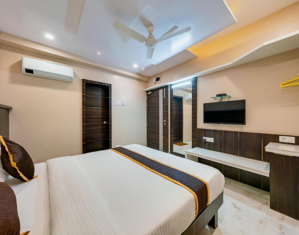 Hotel Aatithya Satkar Near Mahalaxmi Temple Колхапур Экстерьер фото