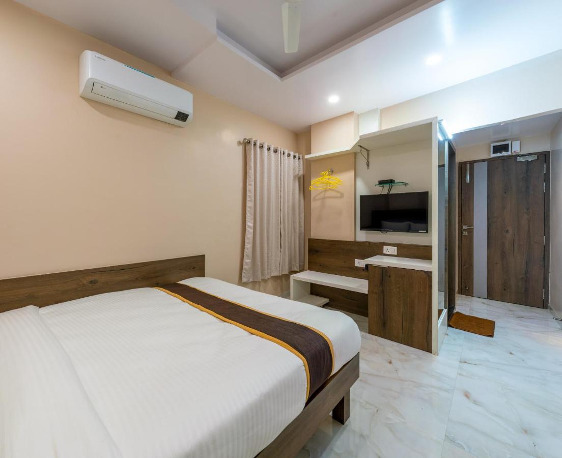Hotel Aatithya Satkar Near Mahalaxmi Temple Колхапур Экстерьер фото
