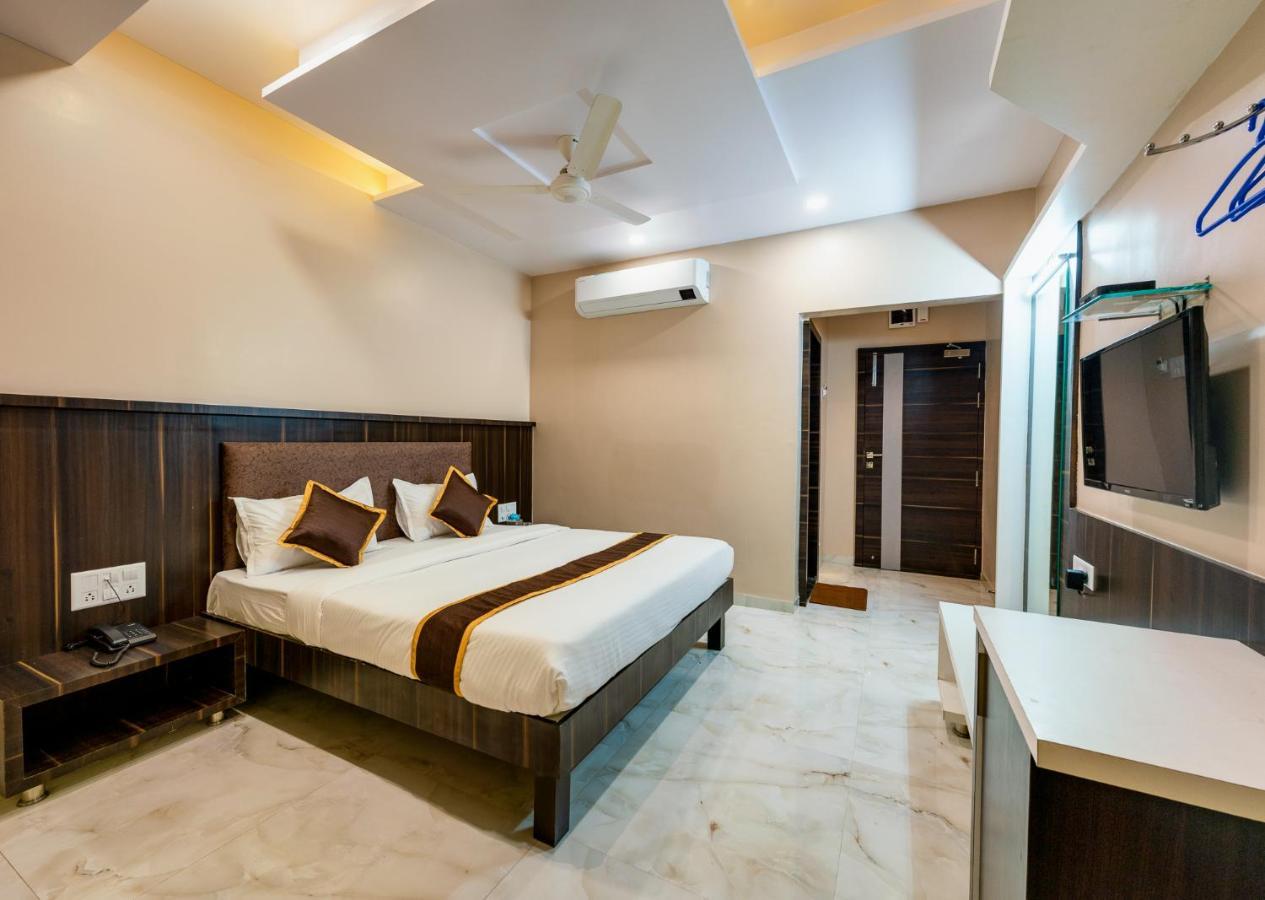 Hotel Aatithya Satkar Near Mahalaxmi Temple Колхапур Экстерьер фото