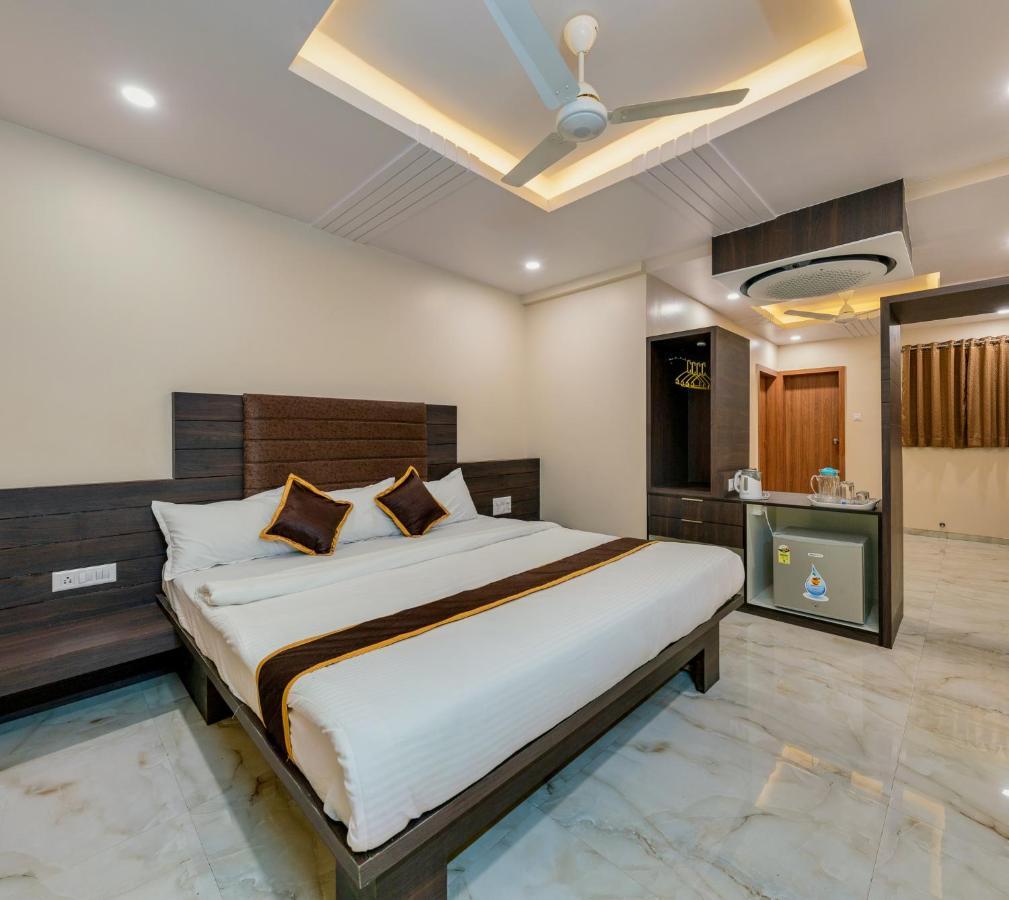 Hotel Aatithya Satkar Near Mahalaxmi Temple Колхапур Экстерьер фото