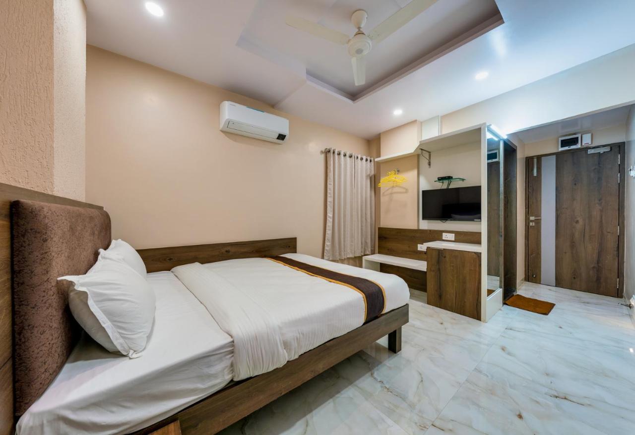 Hotel Aatithya Satkar Near Mahalaxmi Temple Колхапур Экстерьер фото