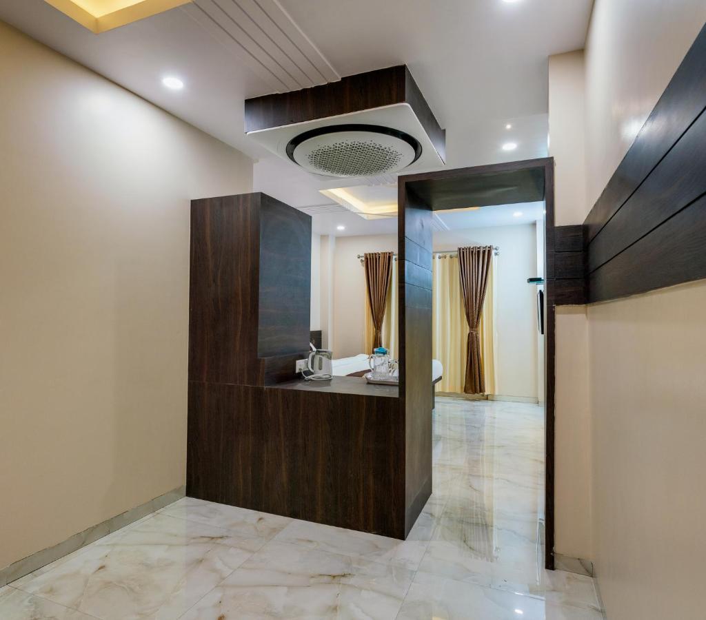 Hotel Aatithya Satkar Near Mahalaxmi Temple Колхапур Экстерьер фото